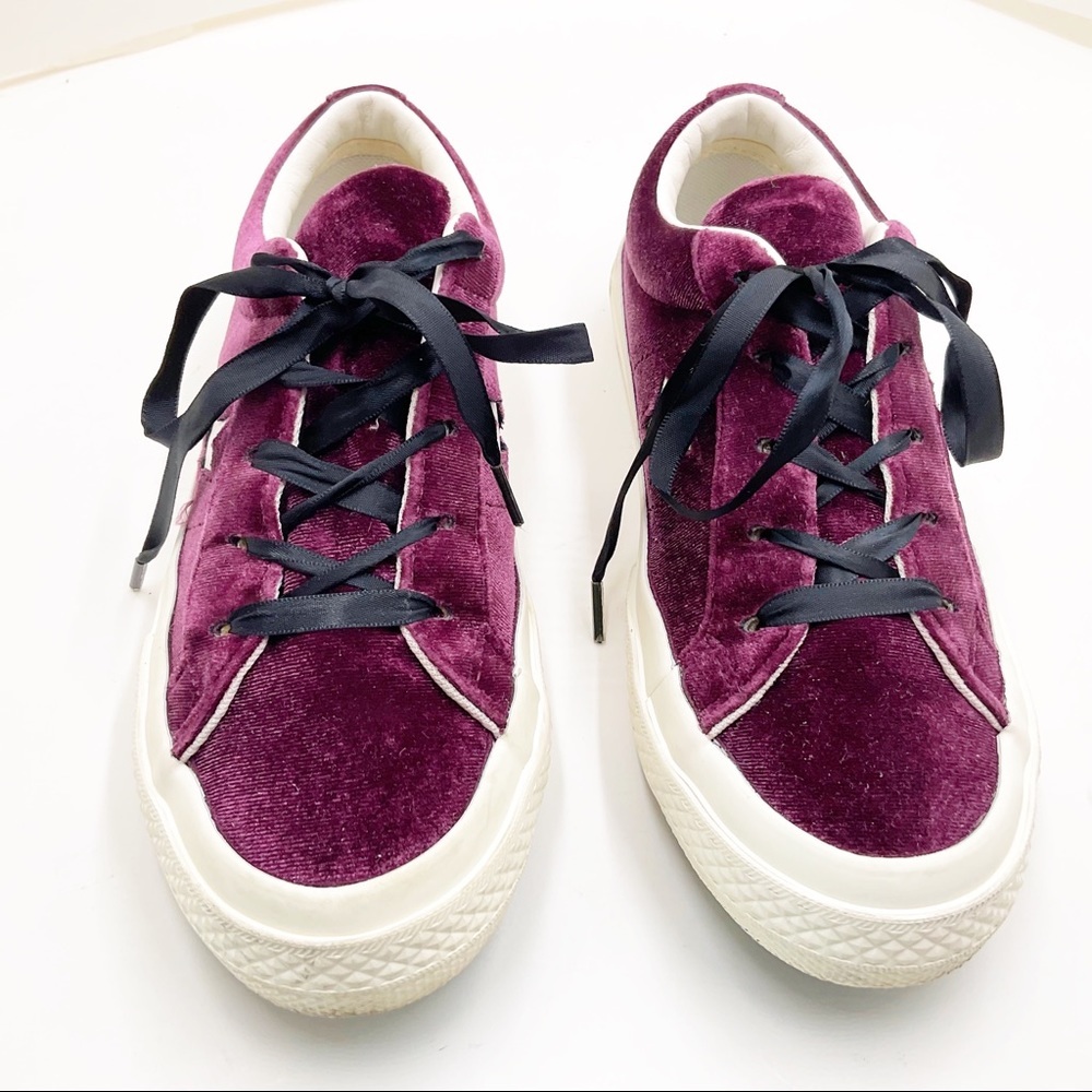 {Converse All Star} One Star Velvet Junior Sneaker